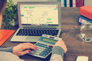 Toronto finance and accounting recruiters advise on when small businesses should hire in-house accountants