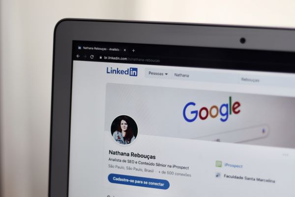 3 Ways to Improve Your Chances of Getting Noticed by Recruiters on LinkedIn