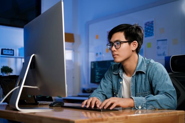 10 AI Prompts to Help You Land Your Next Job