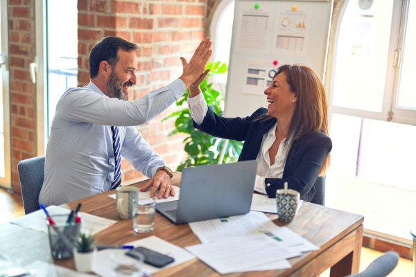 10 Simple Strategies To Nail Your First Impression at a New Job