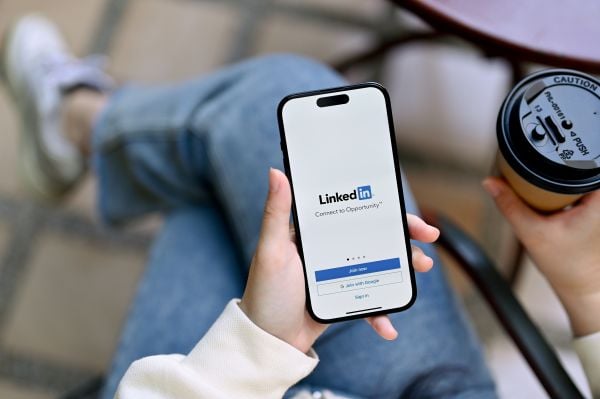 7 Tips on How to Use LinkedIn to Land Your Dream Job